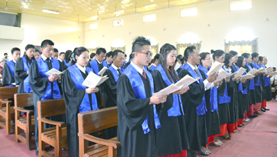 Students of TTC are seen singing at the 18th Graduation service on Sunday at Thahekhu village.