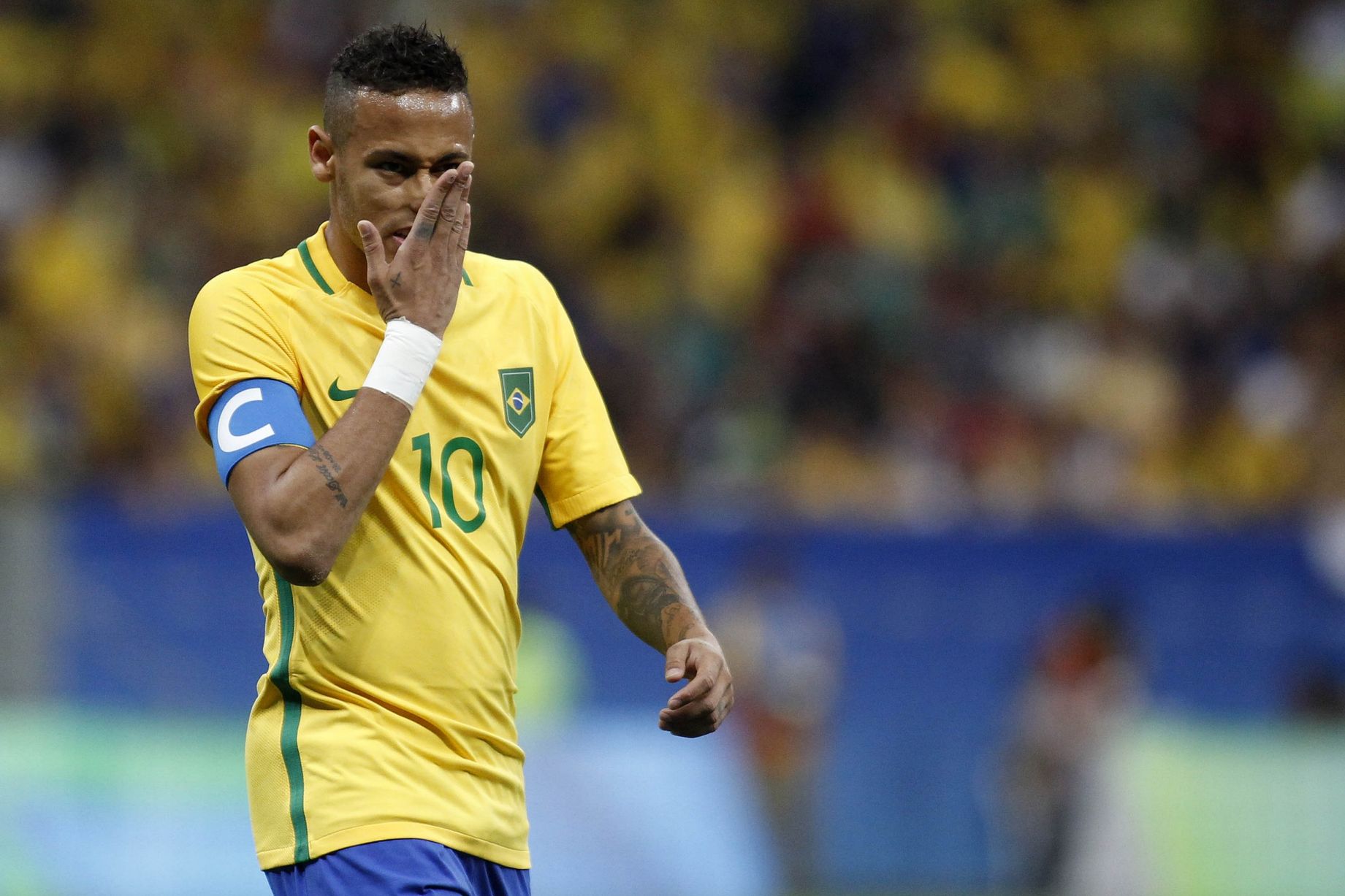 Neymar returns to Brazil squad for World Cup qualifiers