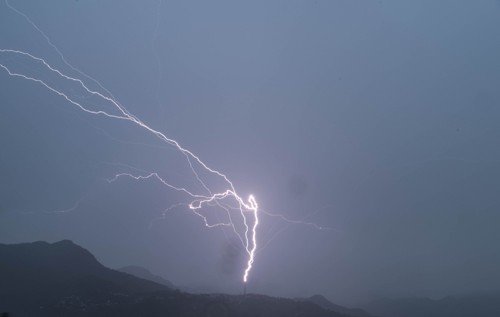 Epic photography of lightning over DDK tower goes viral
