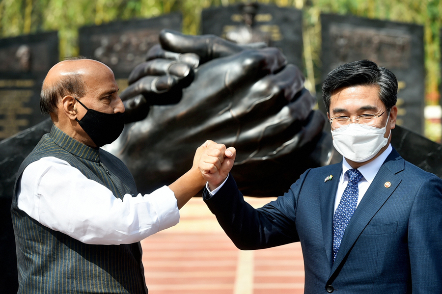Rajnath Singh with  Suh Wook 