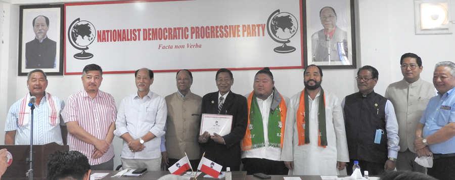 H Chuba Chang at felicitation-cum-ticket ceremony