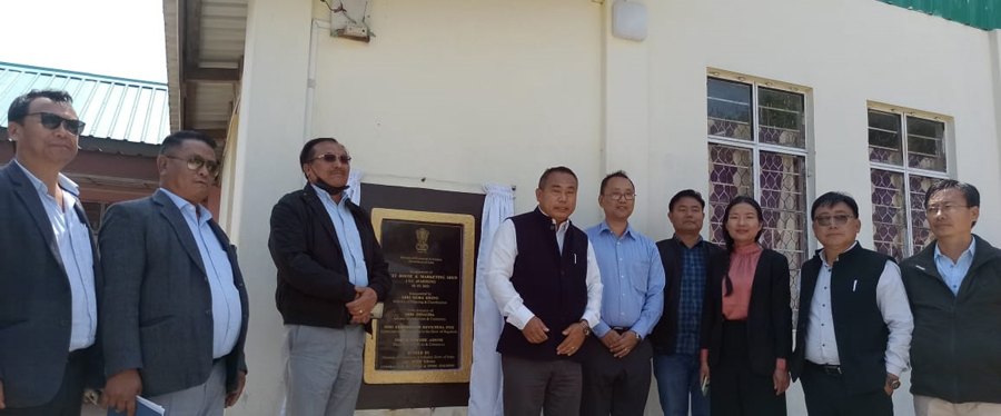 Neiba Kronu with public leaders at International Border Trade Centre