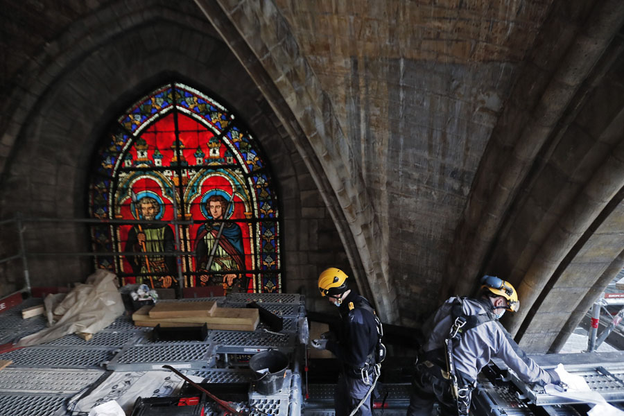 'Notre Dame Cathedral to be rebuilt on schedule by 2024'