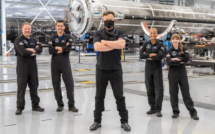 Elon Musk with Inspiration4 crew