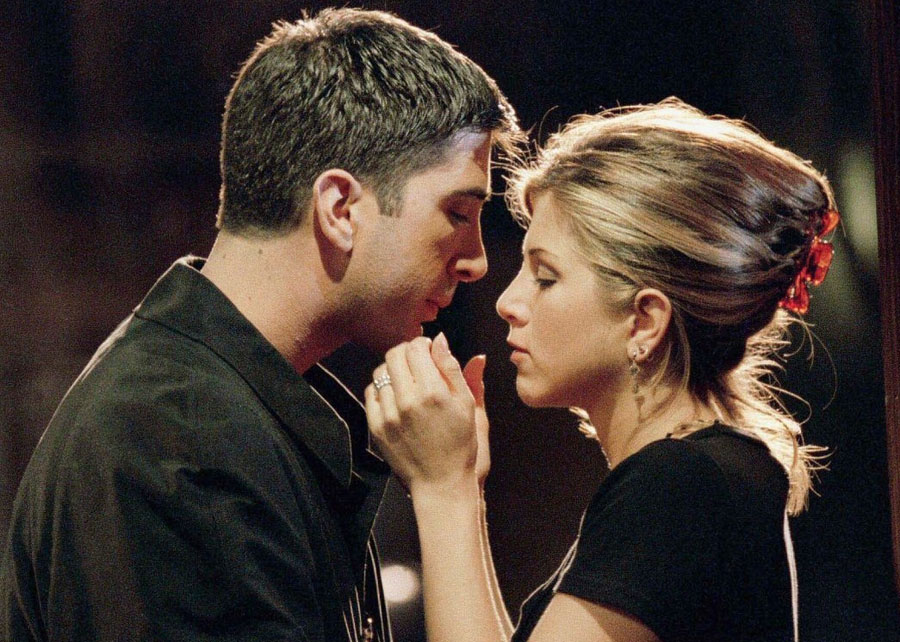 Jennifer Aniston, crush David Schwimmer let 'feelings play out' on 'Friends'