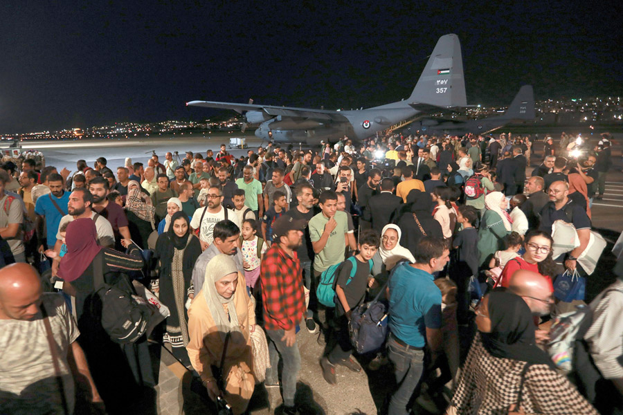 Foreigners airlifted out; Sudanese seek refuge from fighting