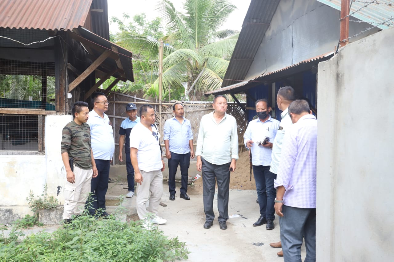 Advisor inspects departmental institutions