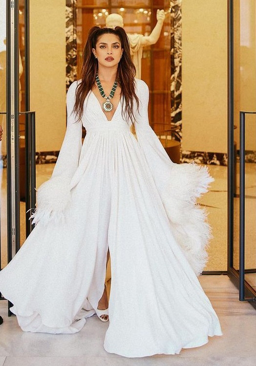 Jessica Alba calls Priyanka 'stunning' as she shares pictures from Rome.