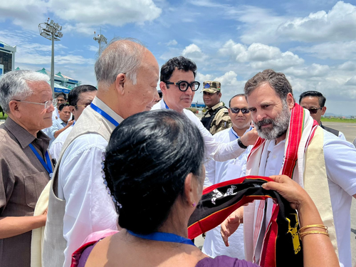 Rahul’s convoy stopped by police at Manipur’s Bishnupur