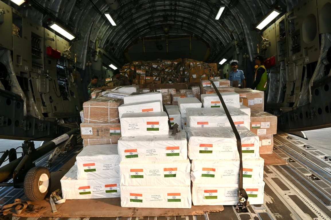India sends humanitarian aid to war-torn Palestine
