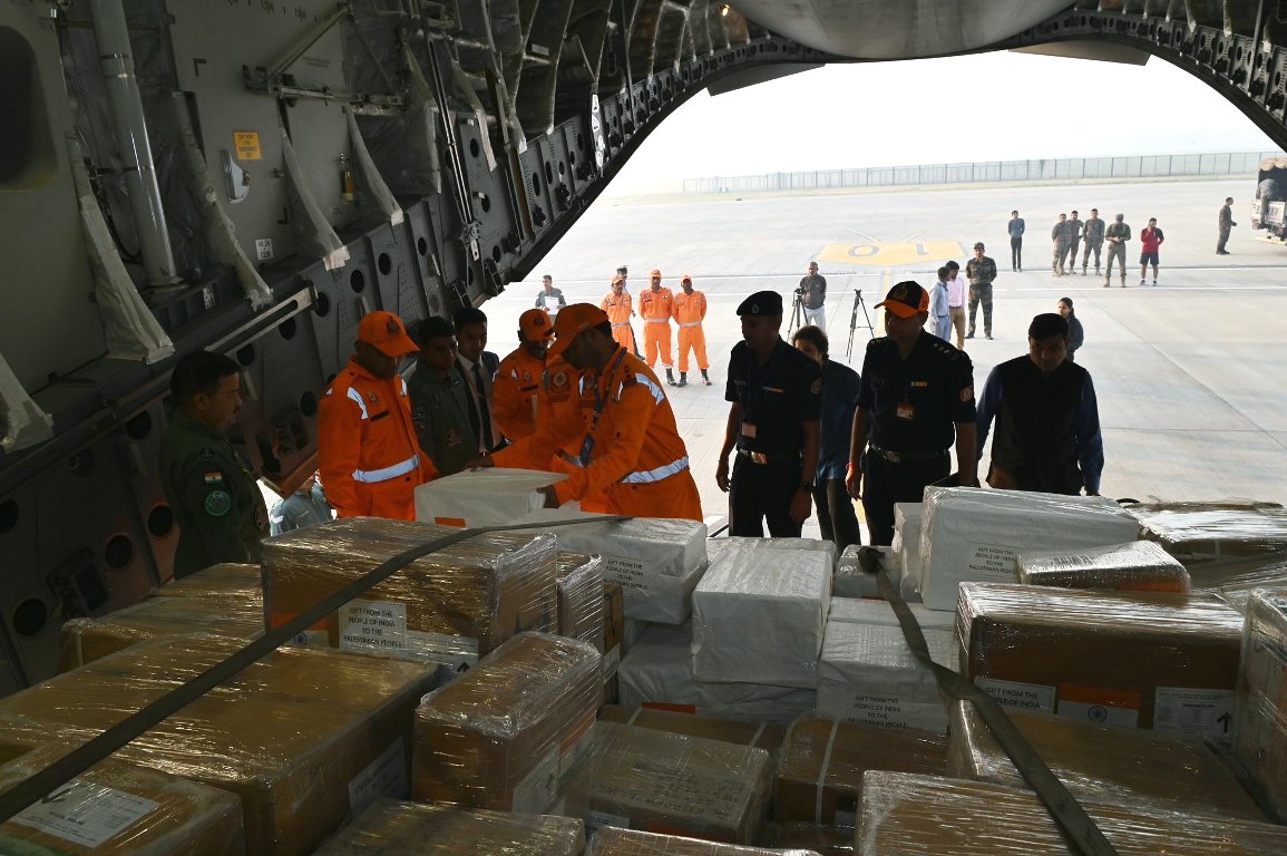 India sends humanitarian aid to war-torn Palestine
