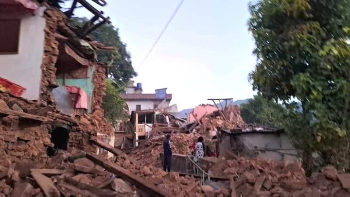 Death toll from earthquake in Nepal rises to 128, India PM assures all possible help