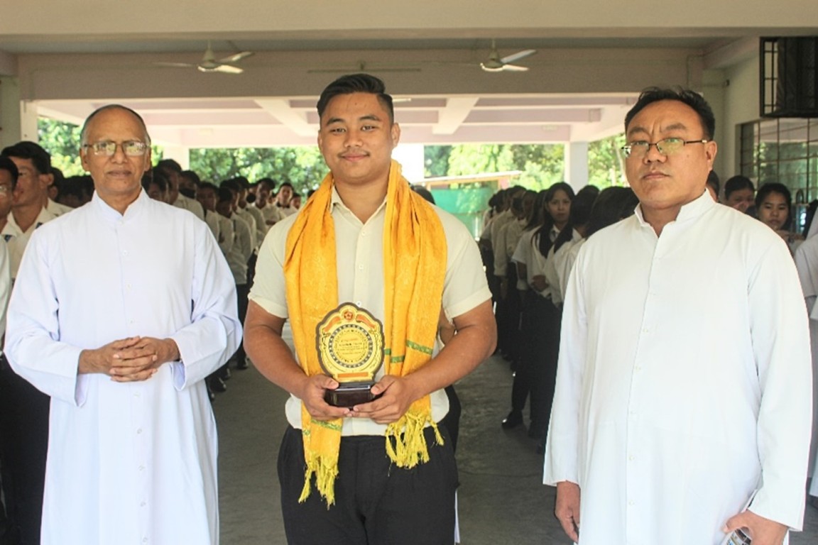 Salesian College felicitates Thono for winning gold in National Games