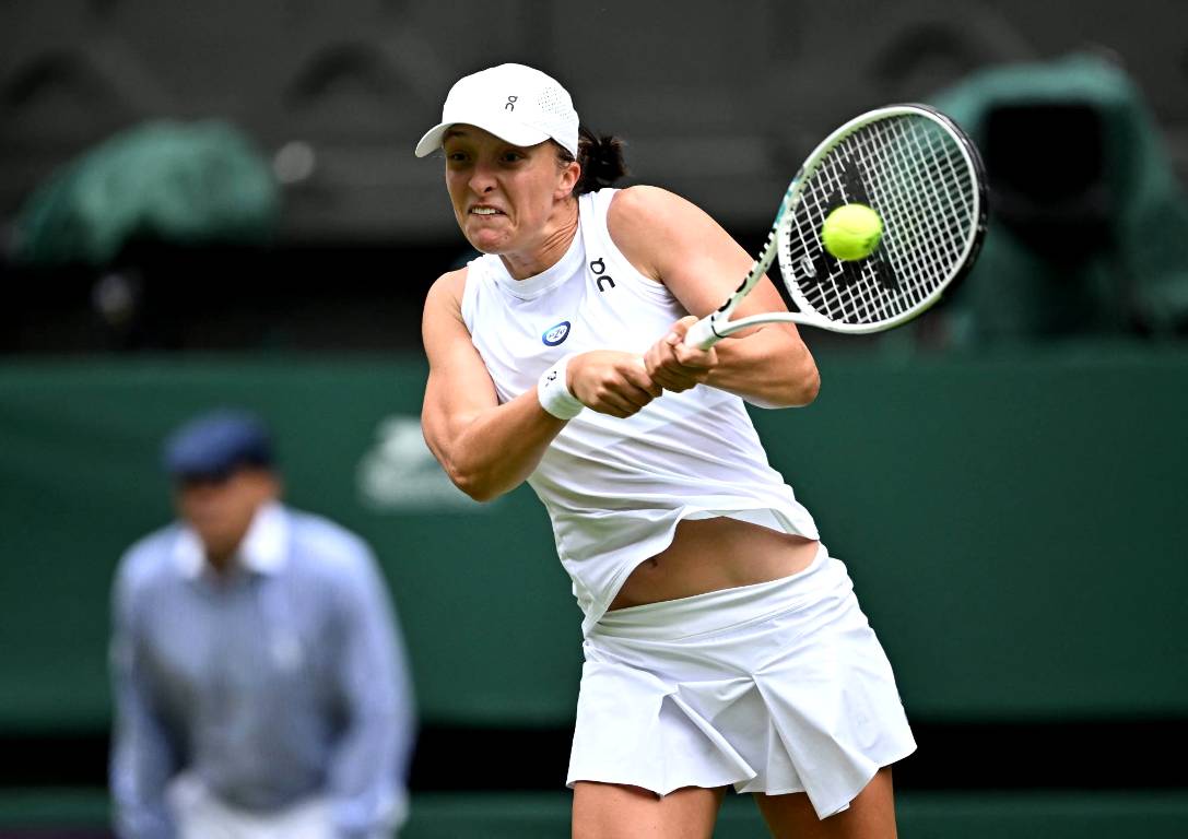 WTA Finals: Swiatek downs Sabalenka to set summit clash with Pegula
