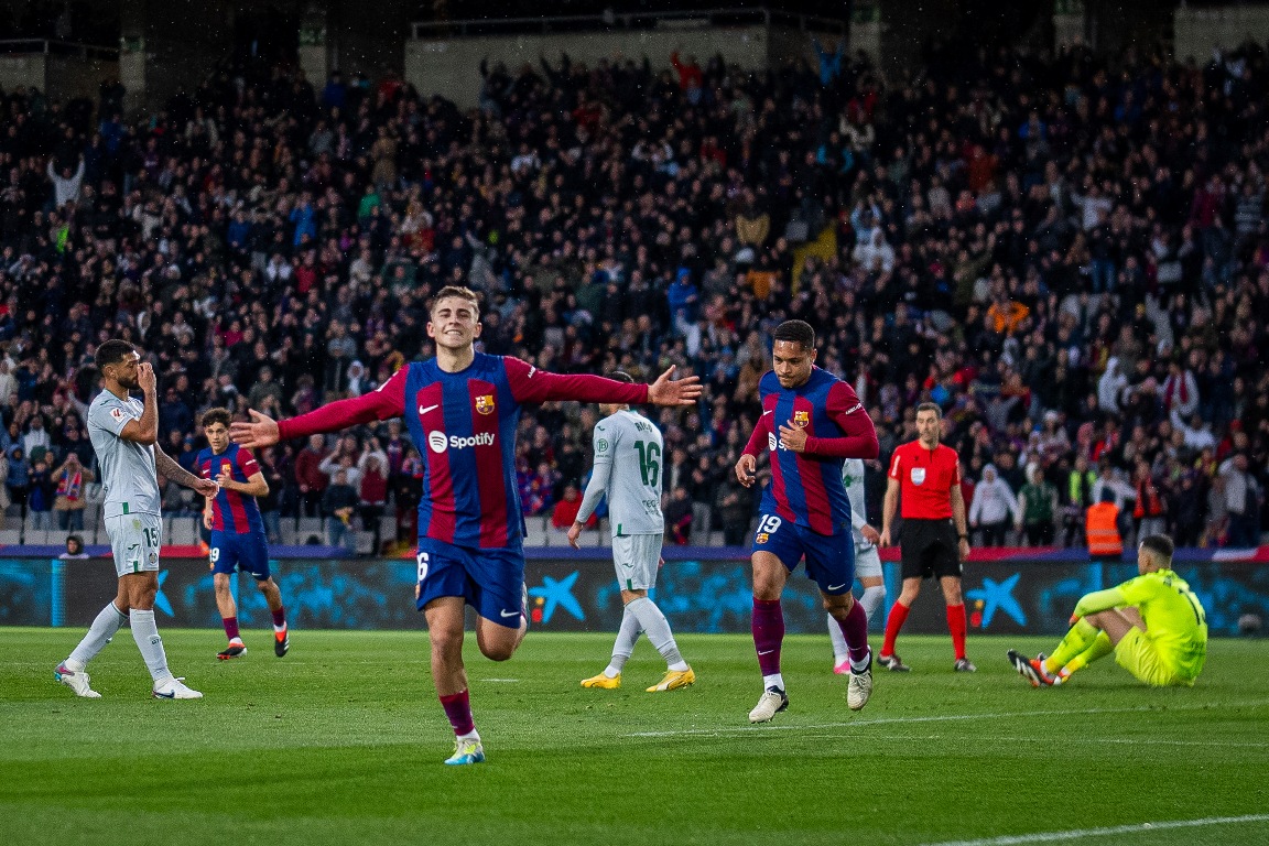 Barca cruise, Atletico held in Almeria in LaLiga