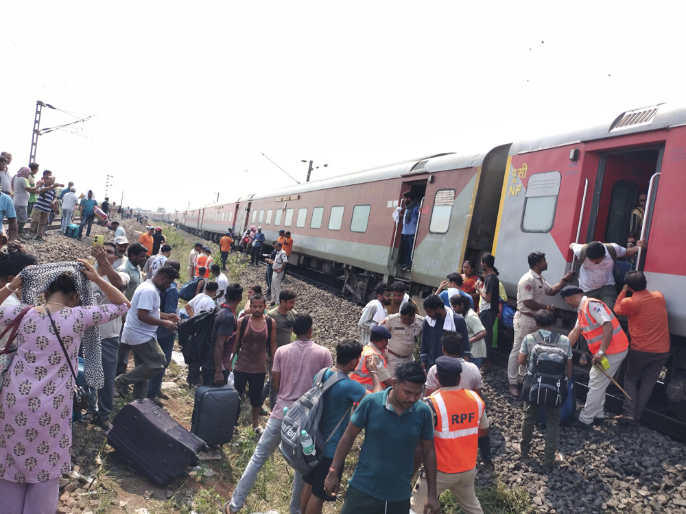 7 injured as 11 coaches of Bengaluru-Kamakhya Express derails in Odisha