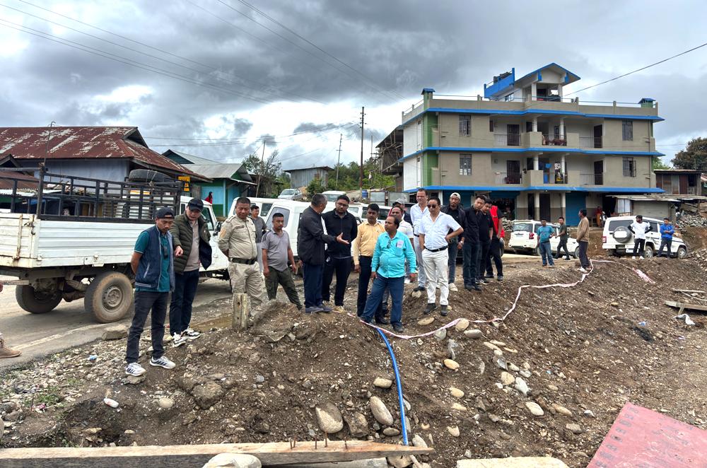 Advisor Nyuthe inspects Akhegwo-Avakhung road work