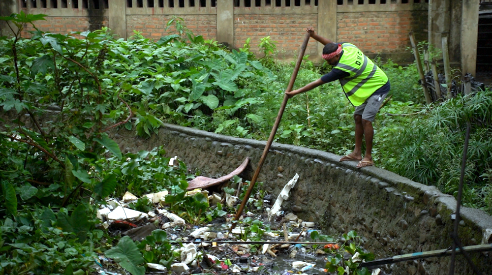 Dimapur Municipal Council intensifies drain-clearing drive ahead of monsoon; appeals for public cooperation