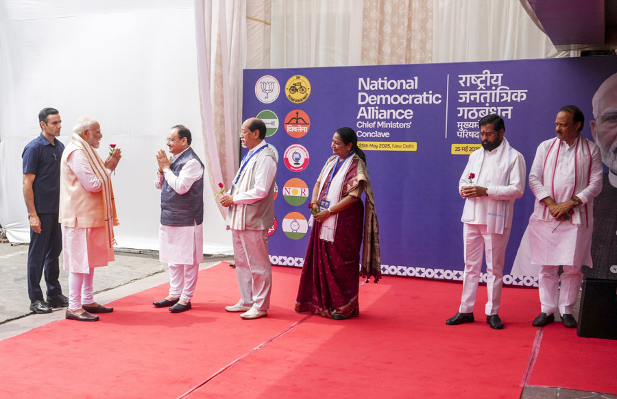 PM Modi asks NDA governments in states to adopt best governance practices