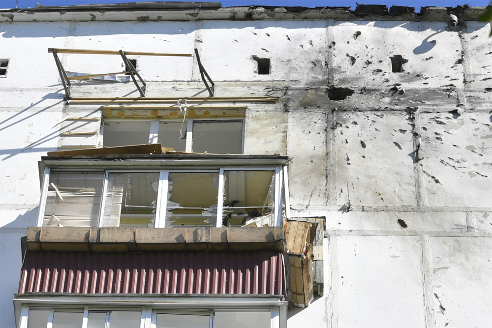 Ukraine drone attacks briefly shut down Moscow's four international airports