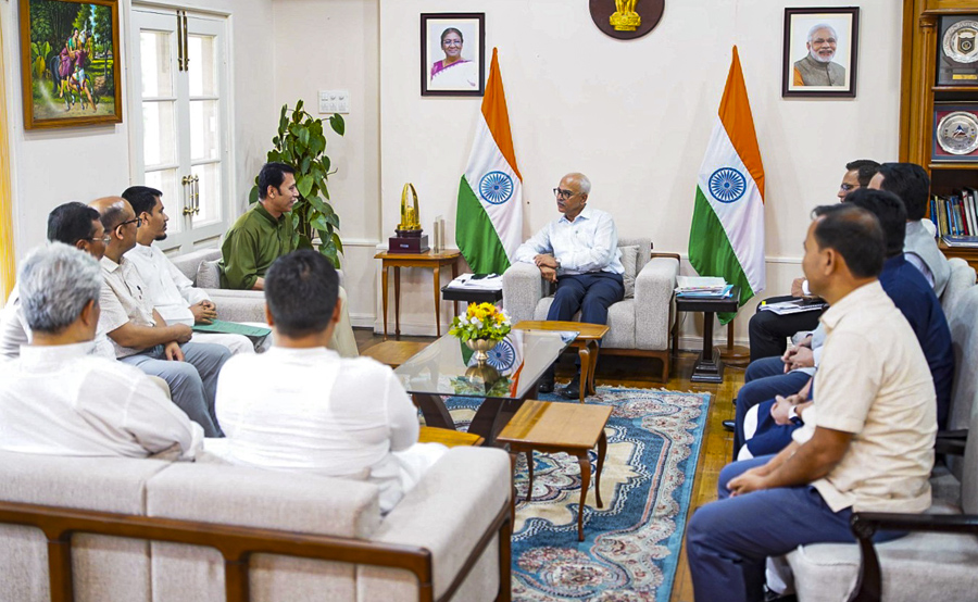 Manipur MLAs meet governor to form government